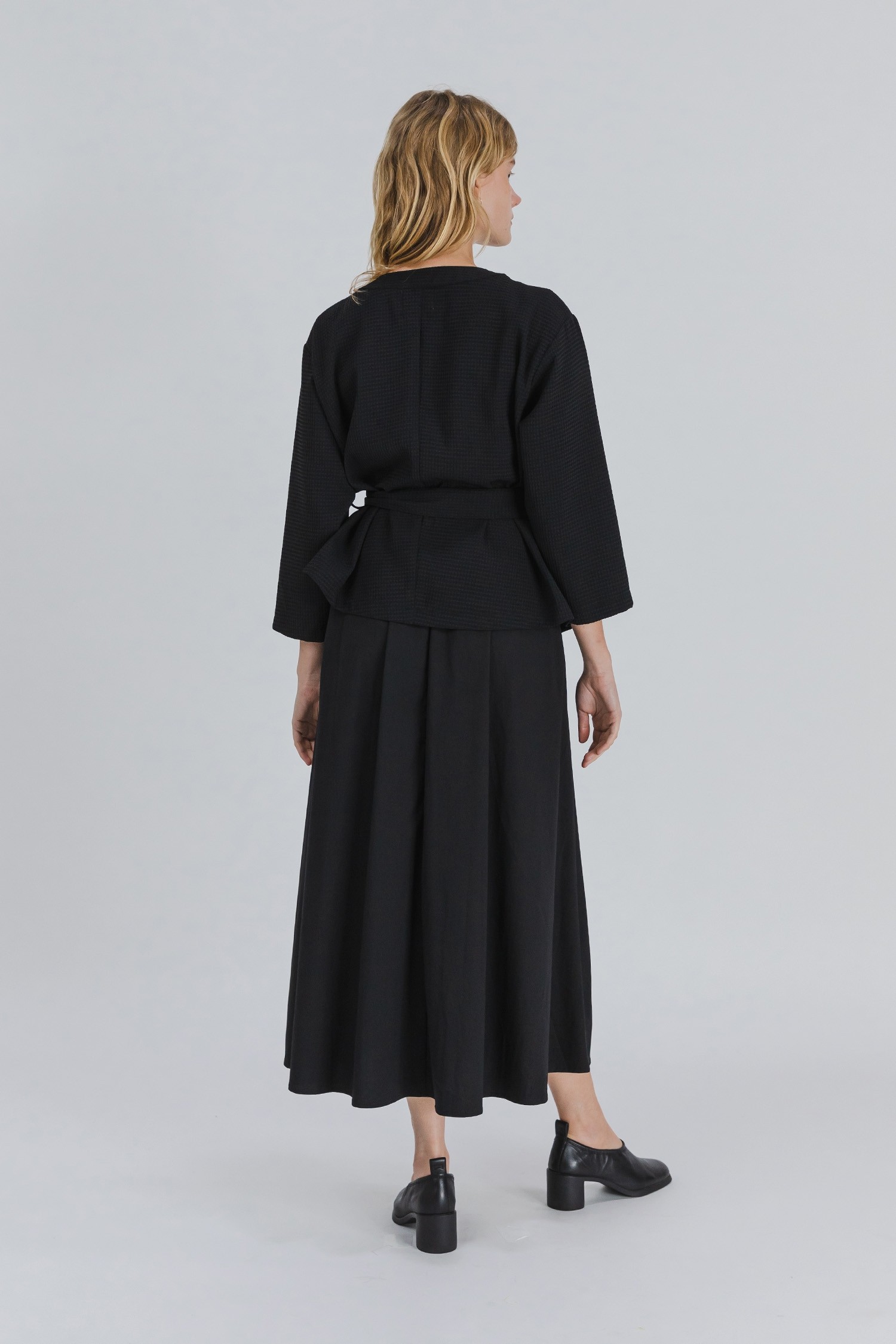 DM1350-BLACK