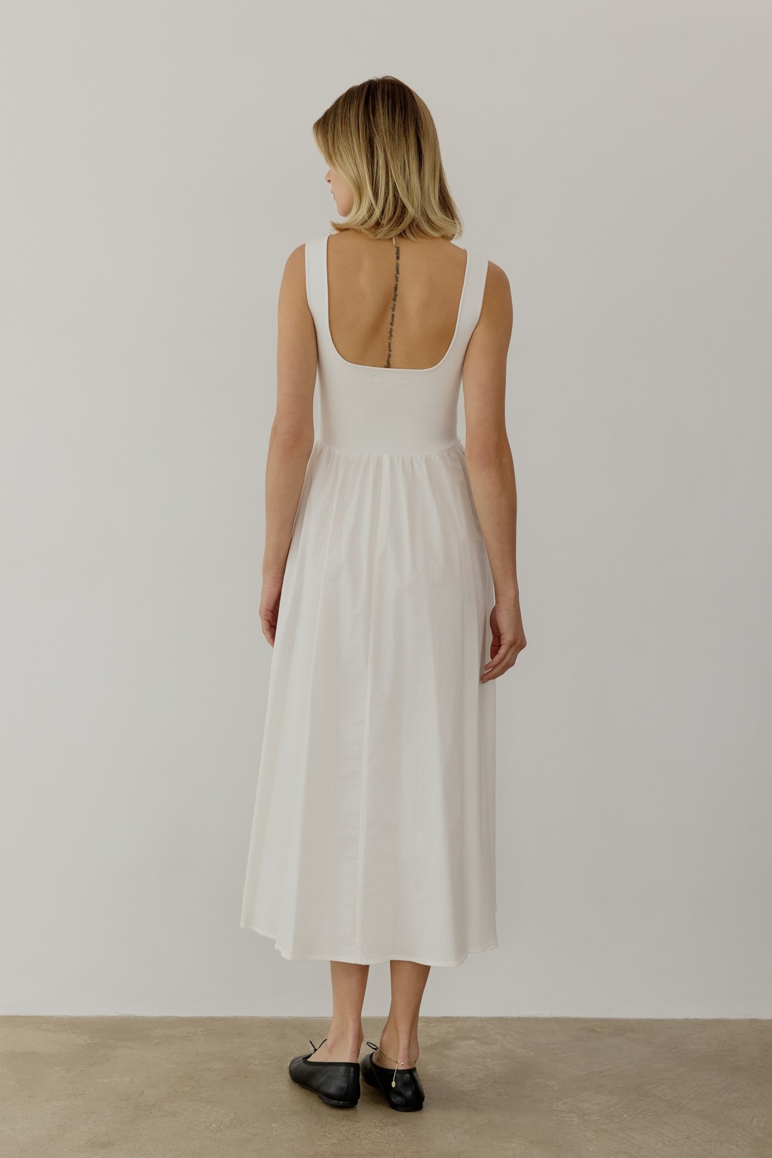 DM1350-WHITE