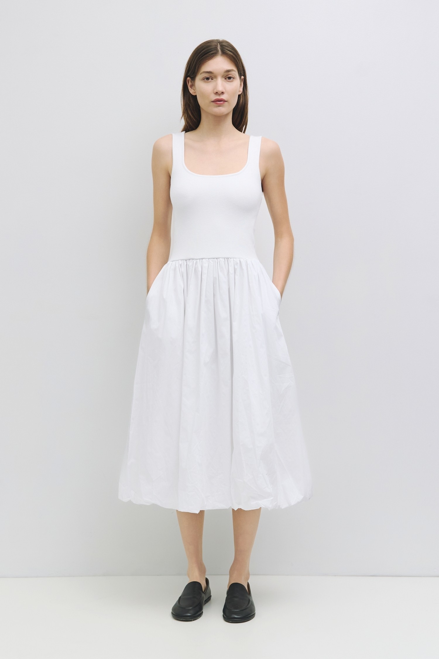 DM1571.-WHITE