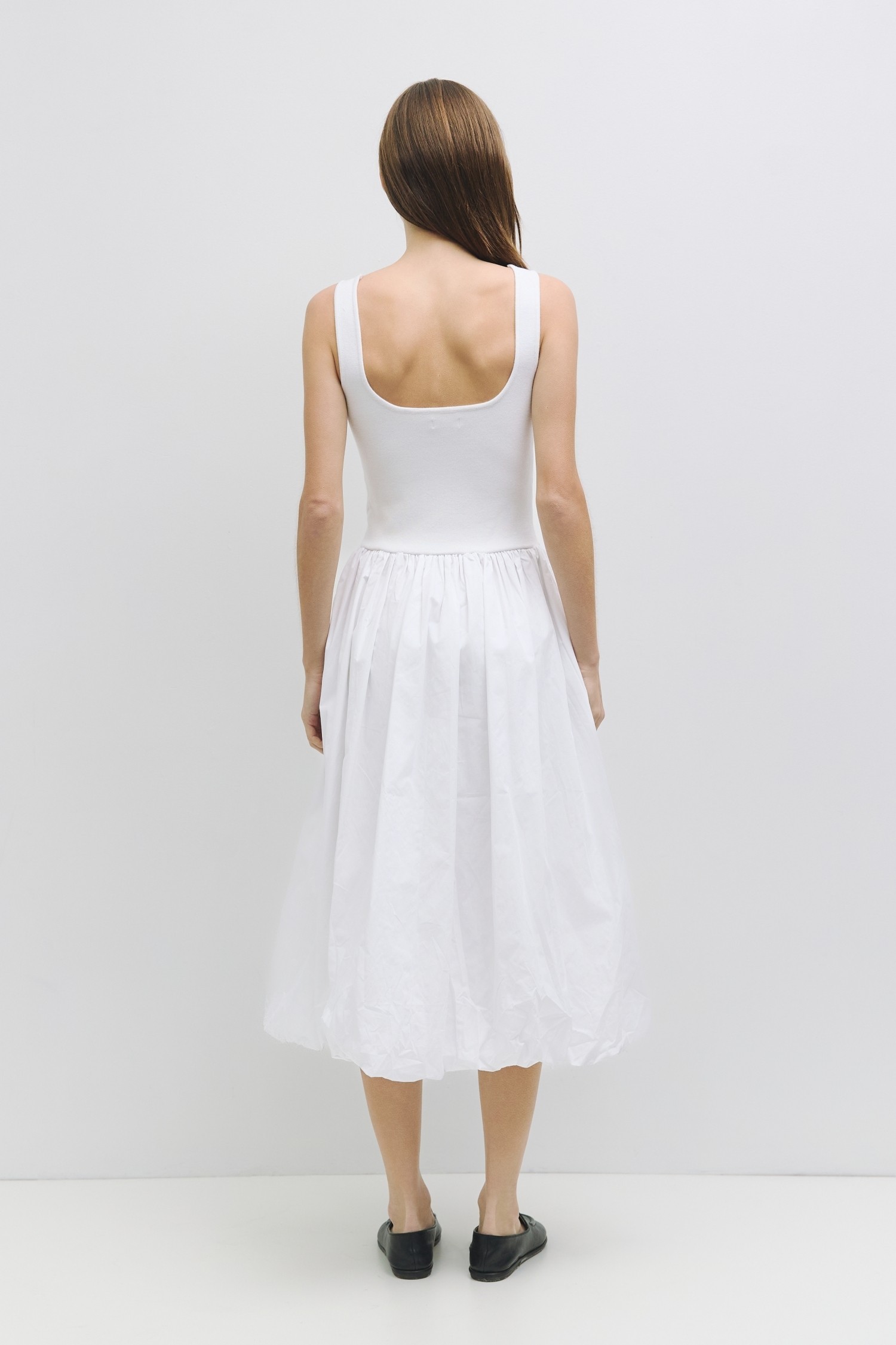 DM1571.-WHITE