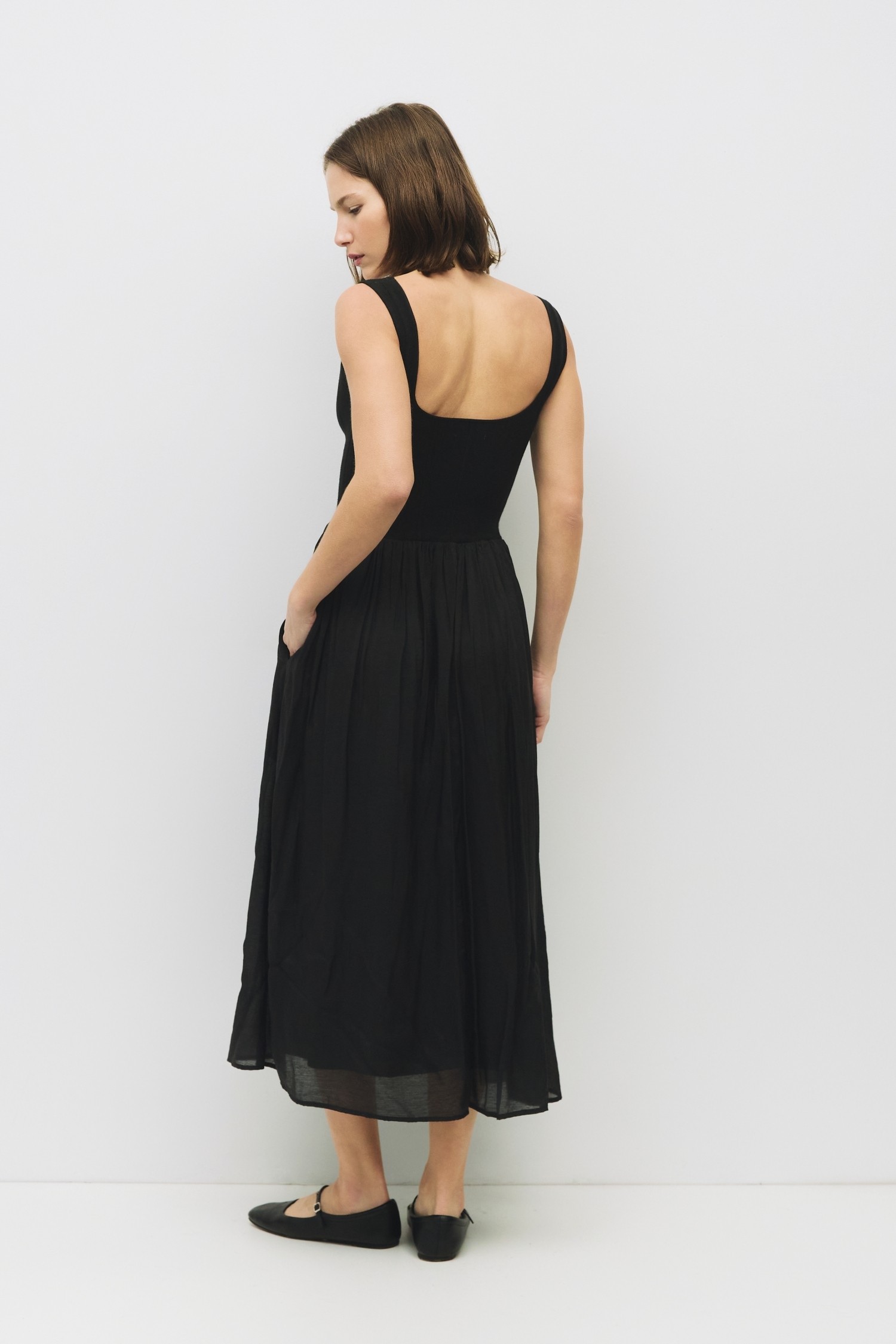 DM1579-BLACK