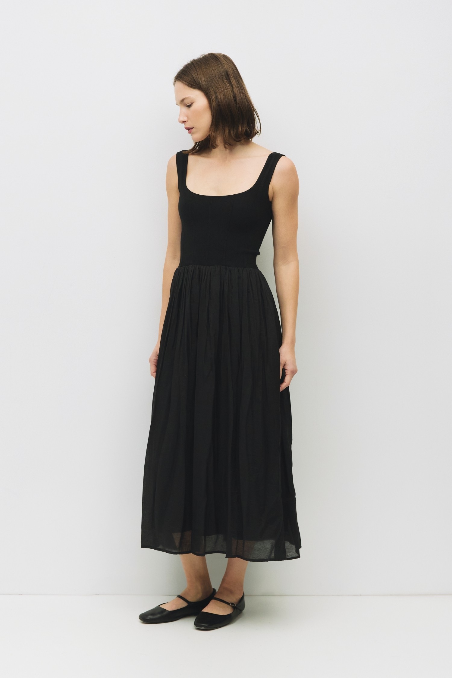 DM1579-BLACK
