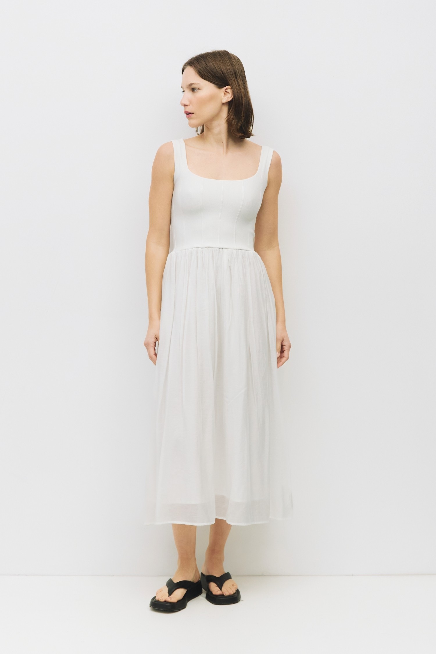 DM1579-WHITE
