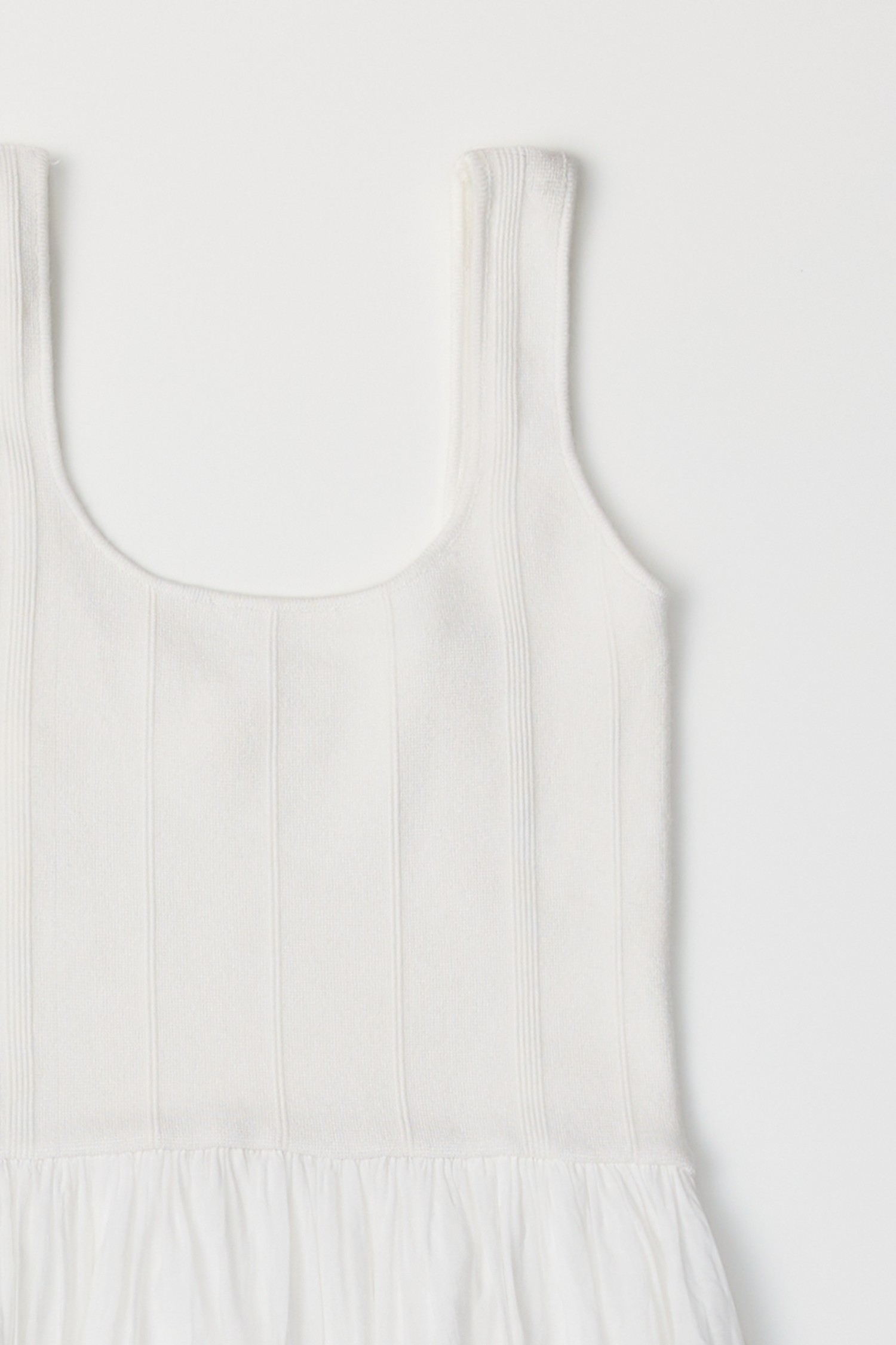 DM1579-WHITE