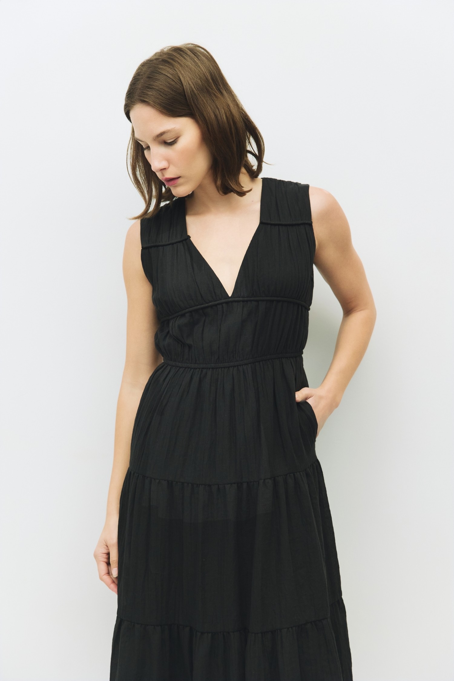 DM1588-BLACK