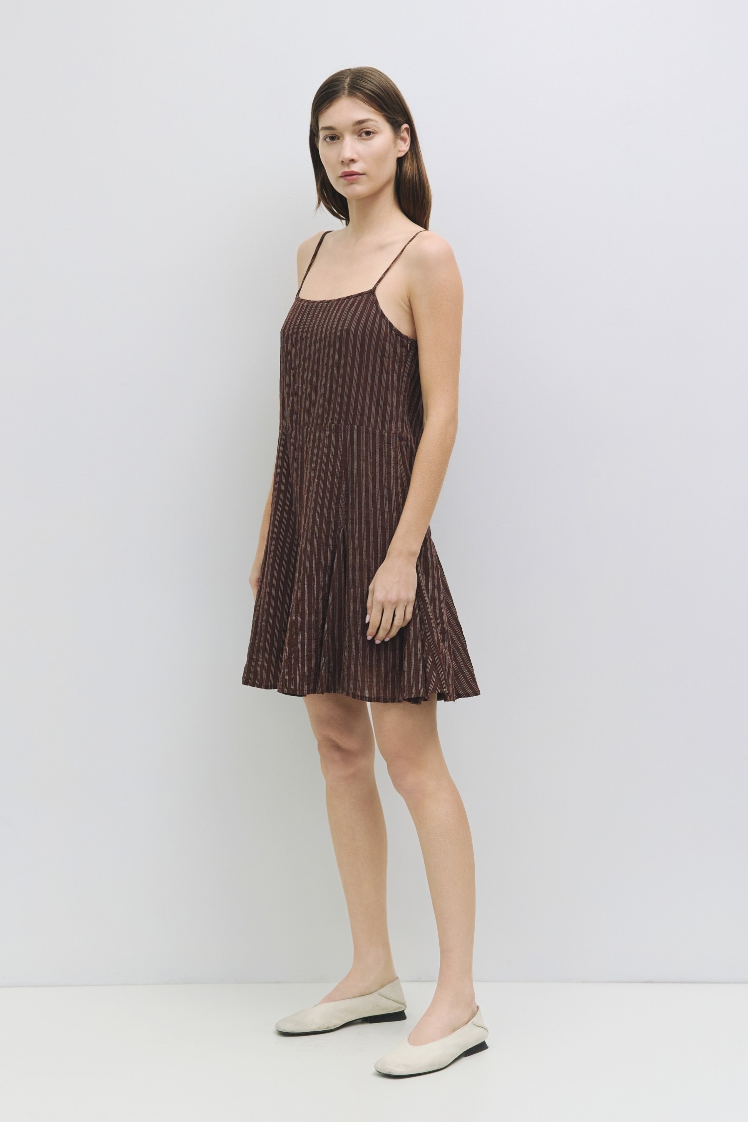DM1590-BROWN-WHITE