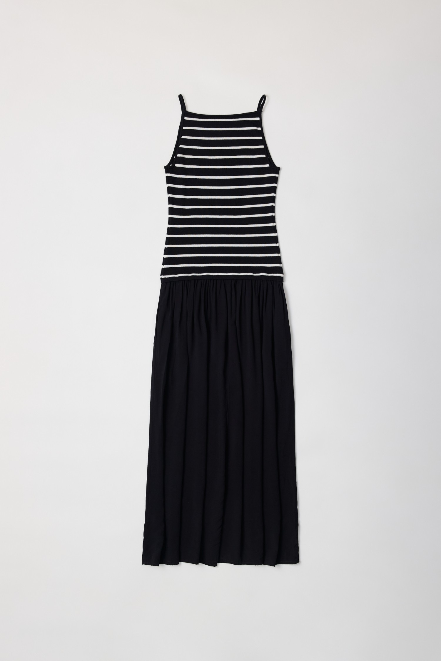 DM1601.-BLACK-WHITE