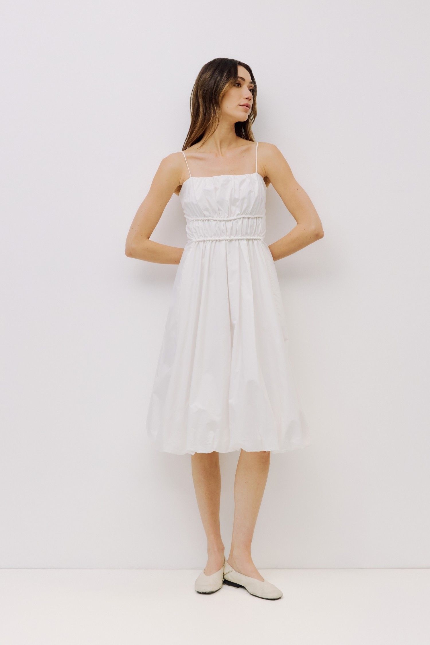 DM1645.-WHITE