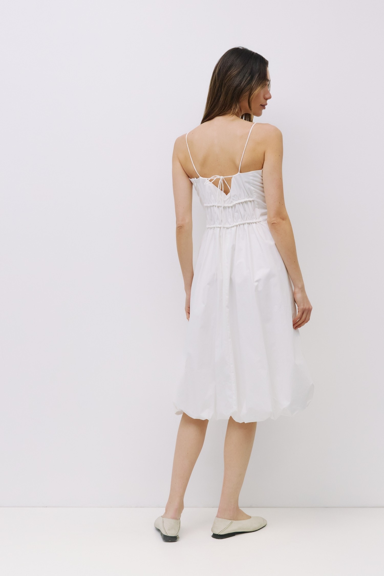 DM1645.-WHITE
