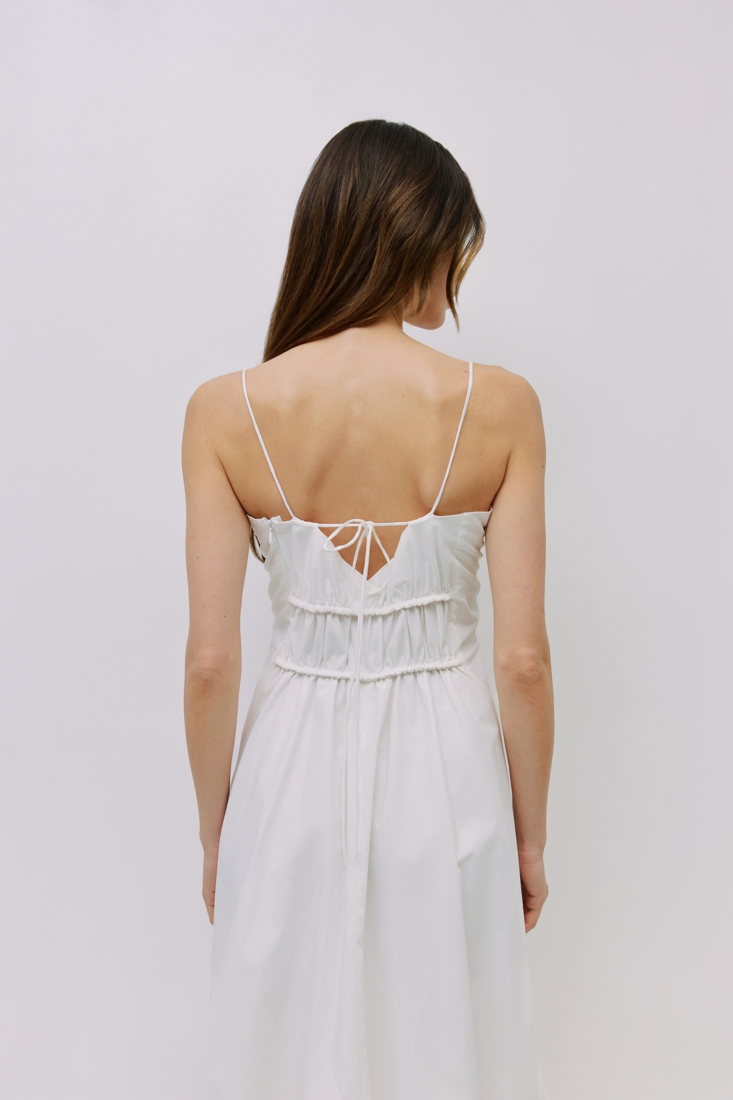 DM1645.-WHITE