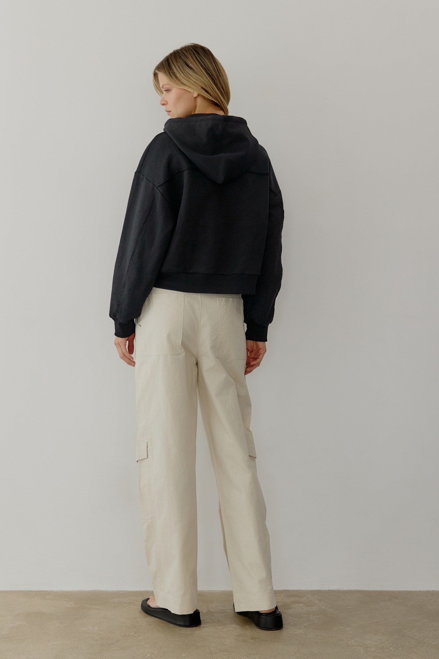 OM1011-BLACK