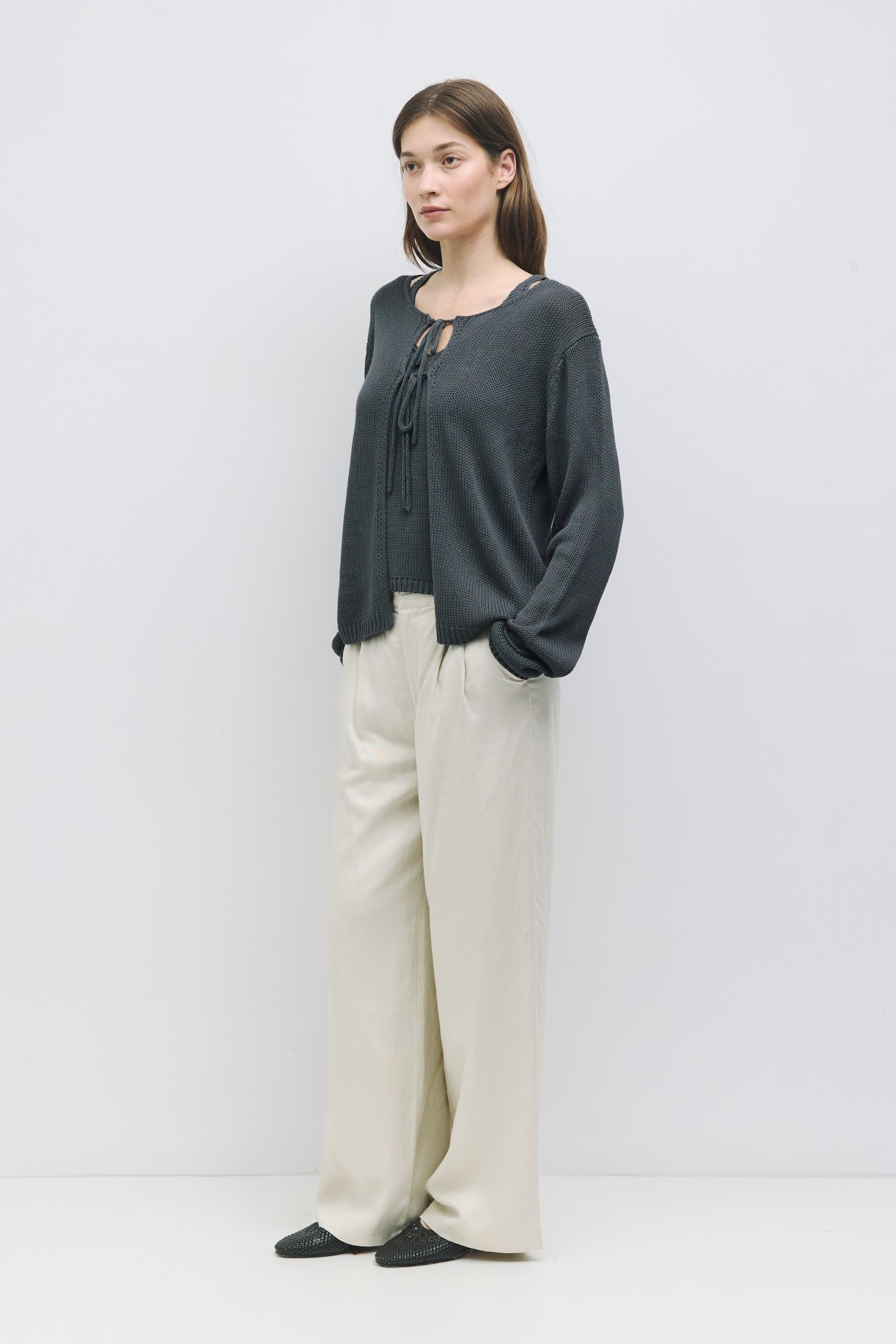 OM1052-CHARCOAL