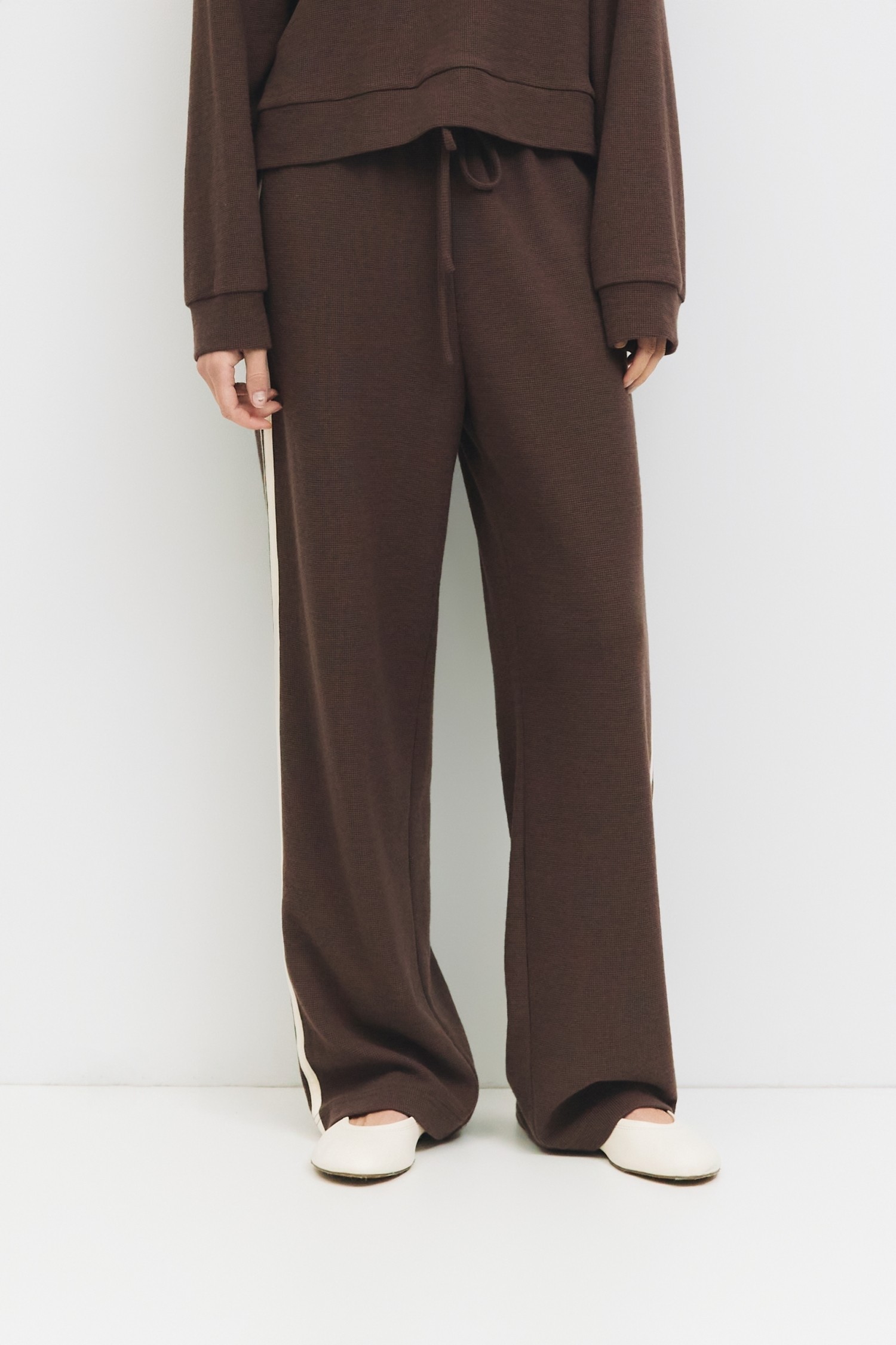 PAR0407-BROWN