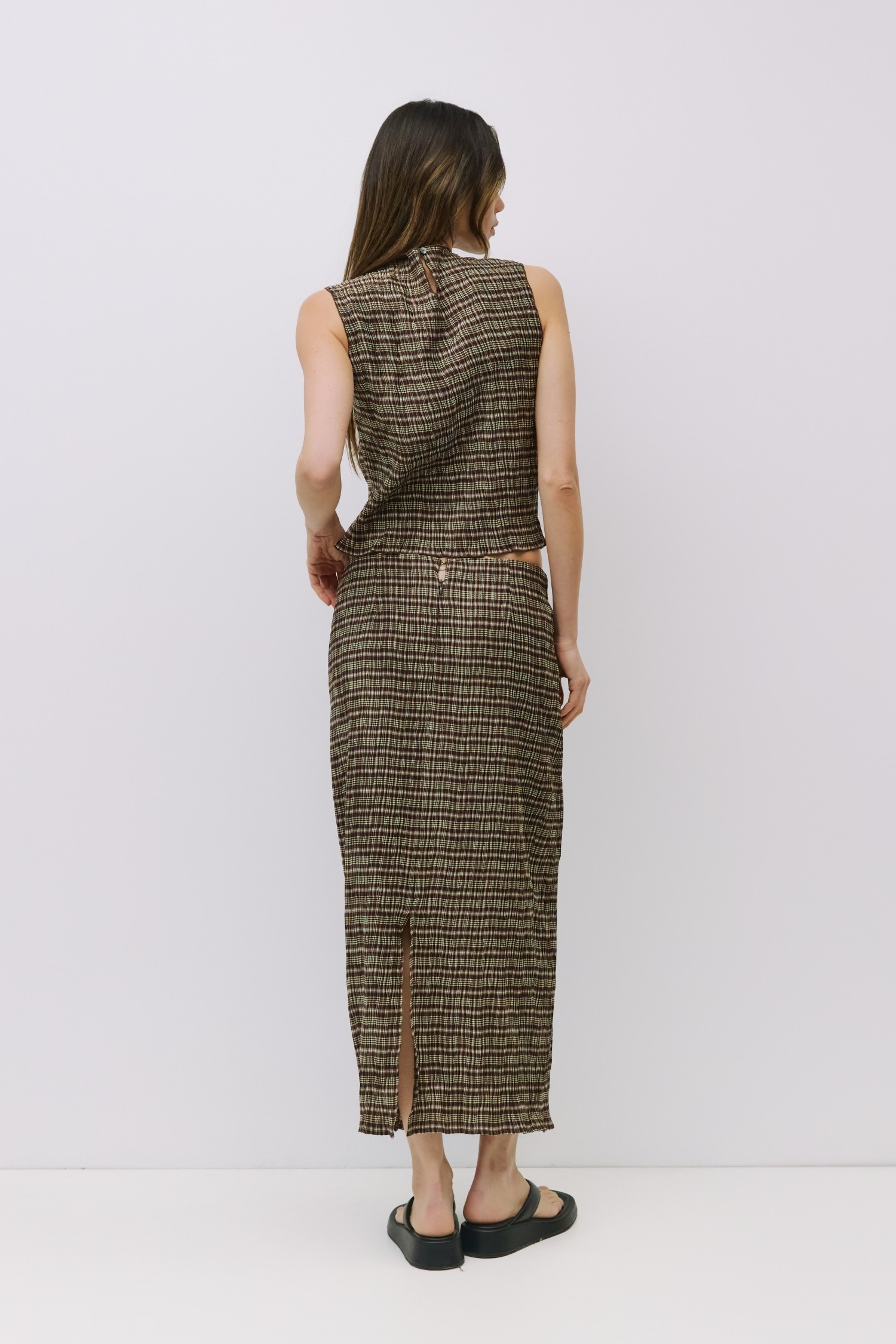 SAR0077.-BROWN