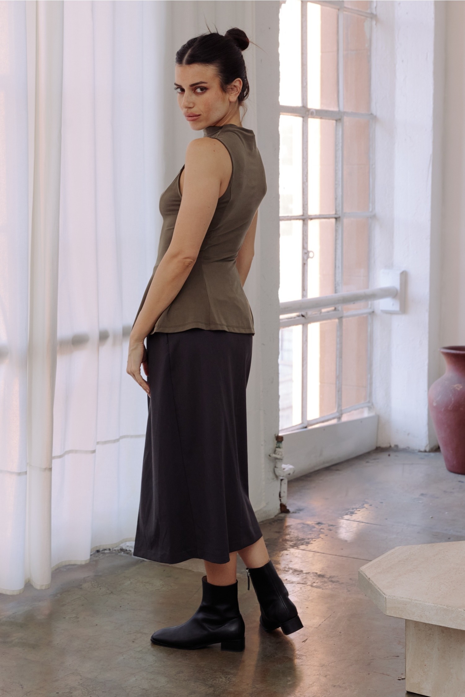 SM5049-CHARCOAL