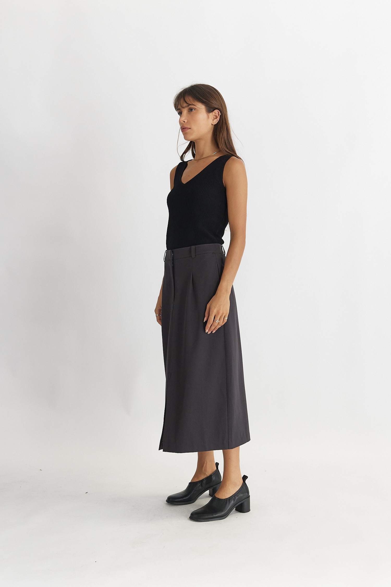 SM5049-CHARCOAL
