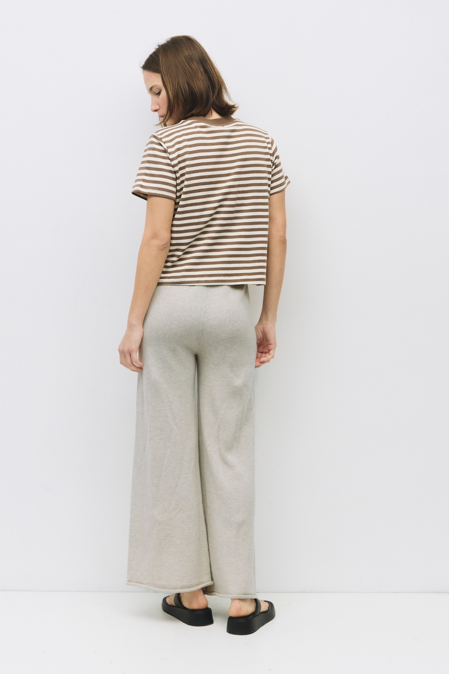 TAR0142-BROWN/WHITE