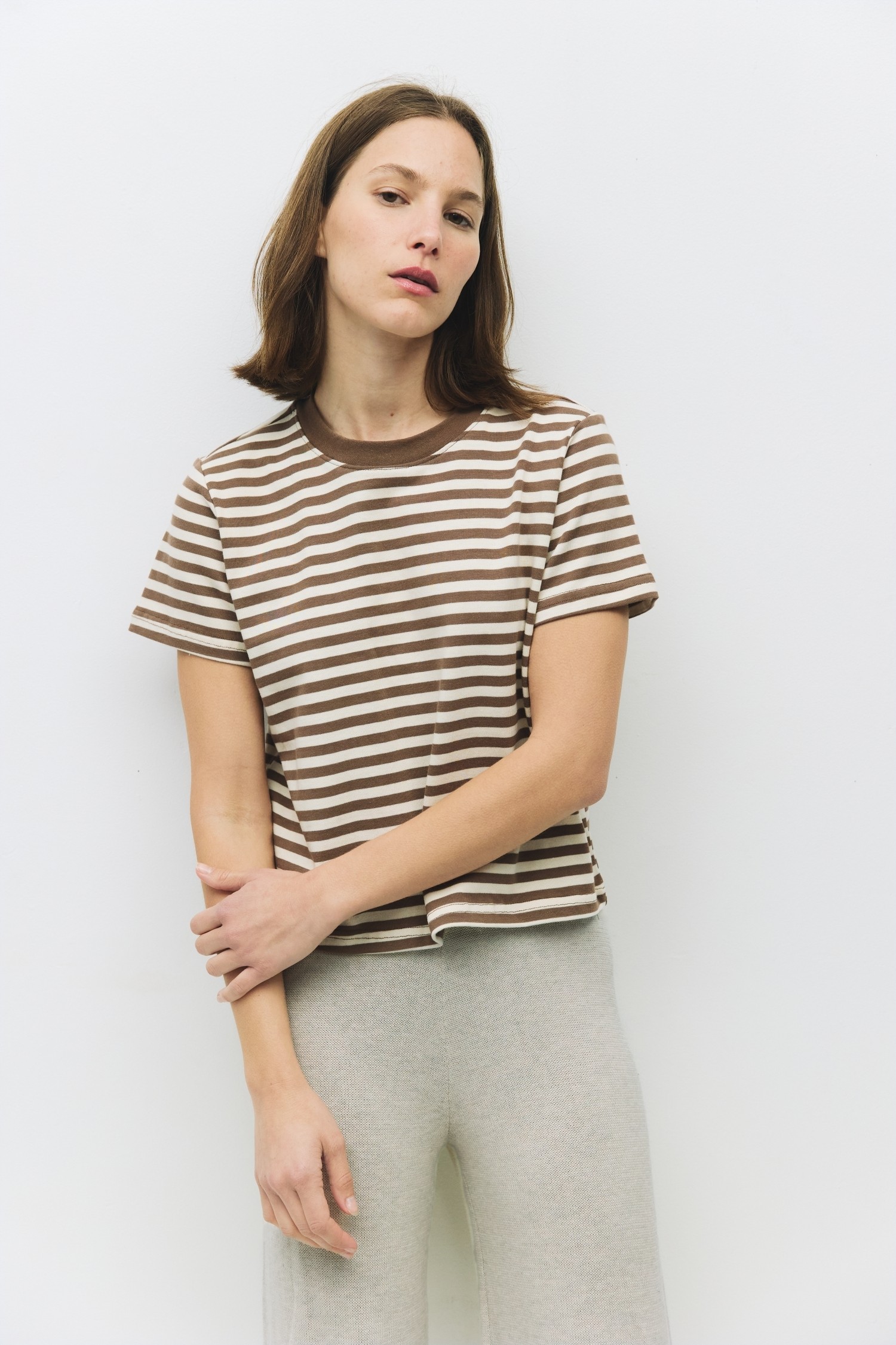 TAR0142-BROWN/WHITE