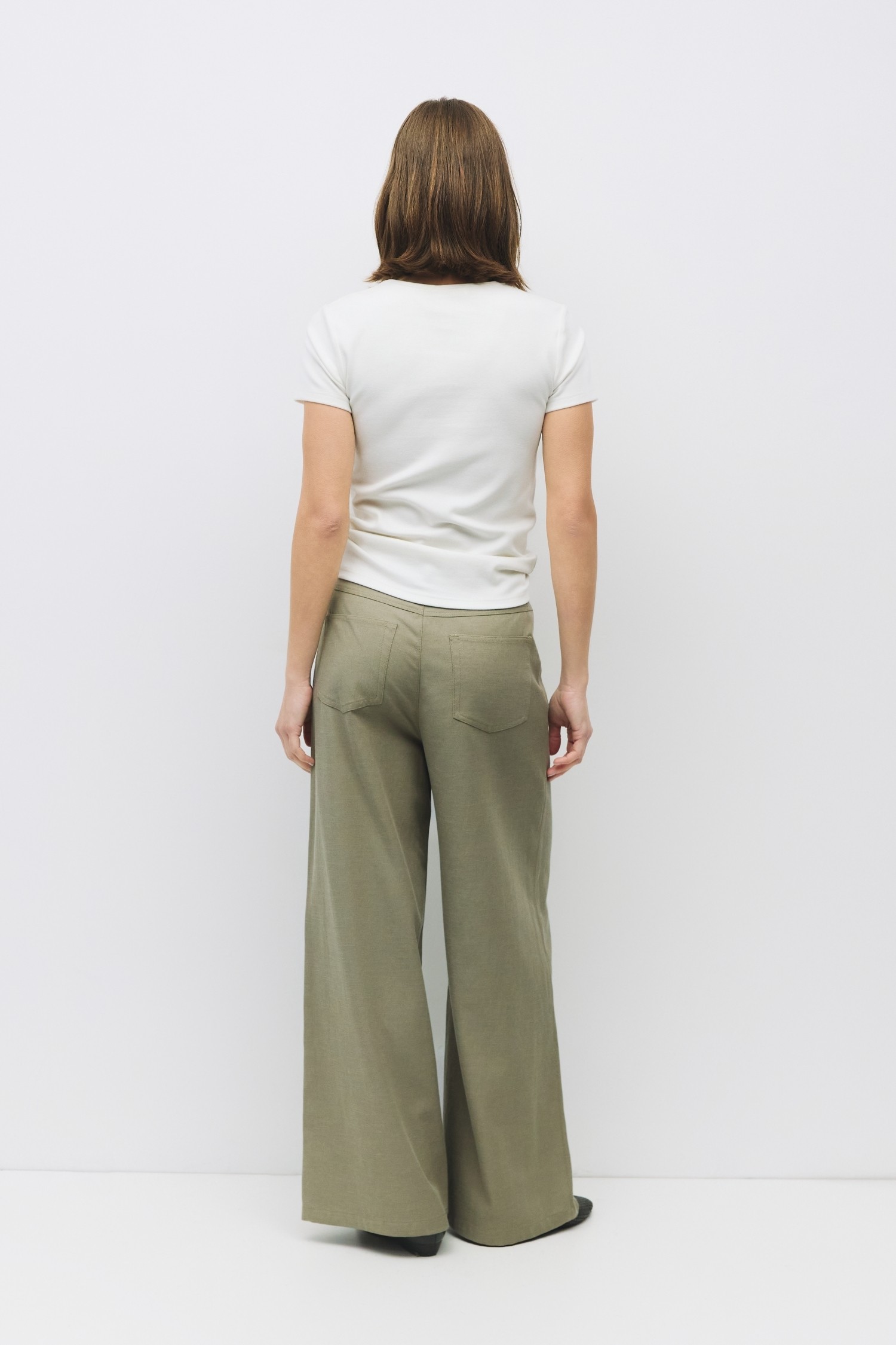 TAR0253.-WHITE
