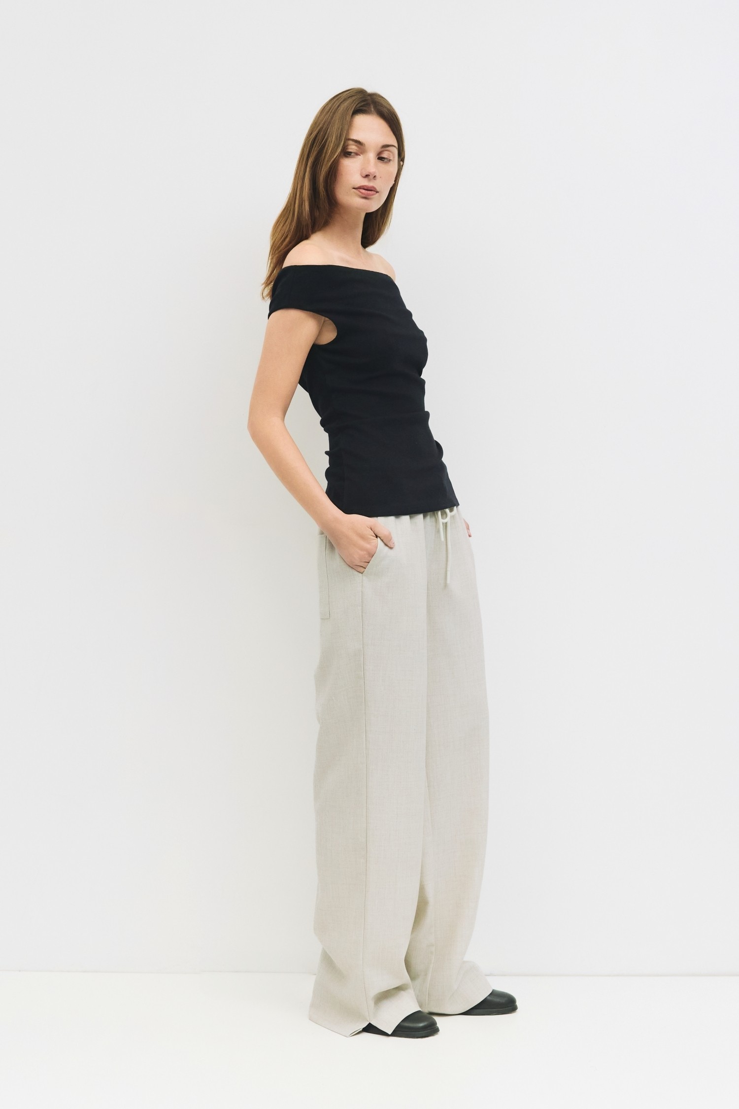 TAR0254.-BLACK