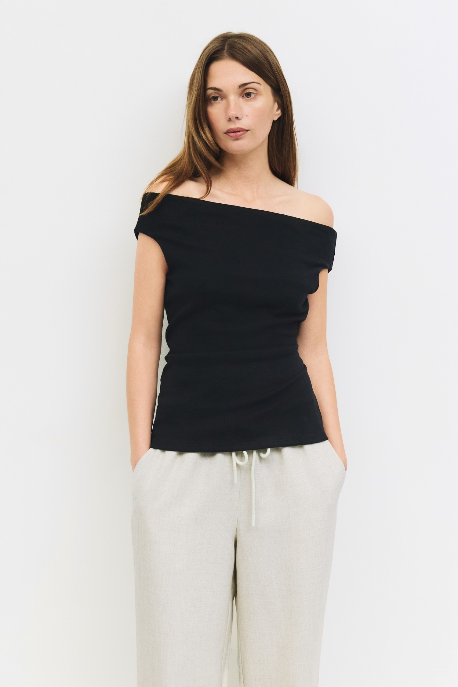 TAR0254.-BLACK