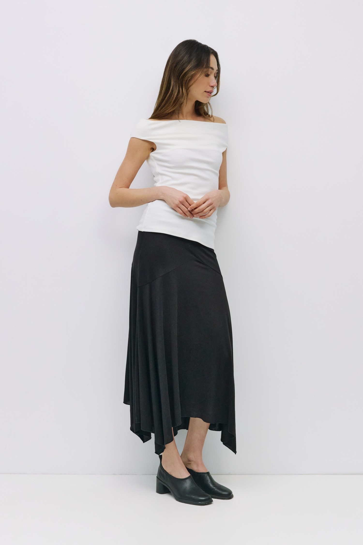 TAR0254.-WHITE