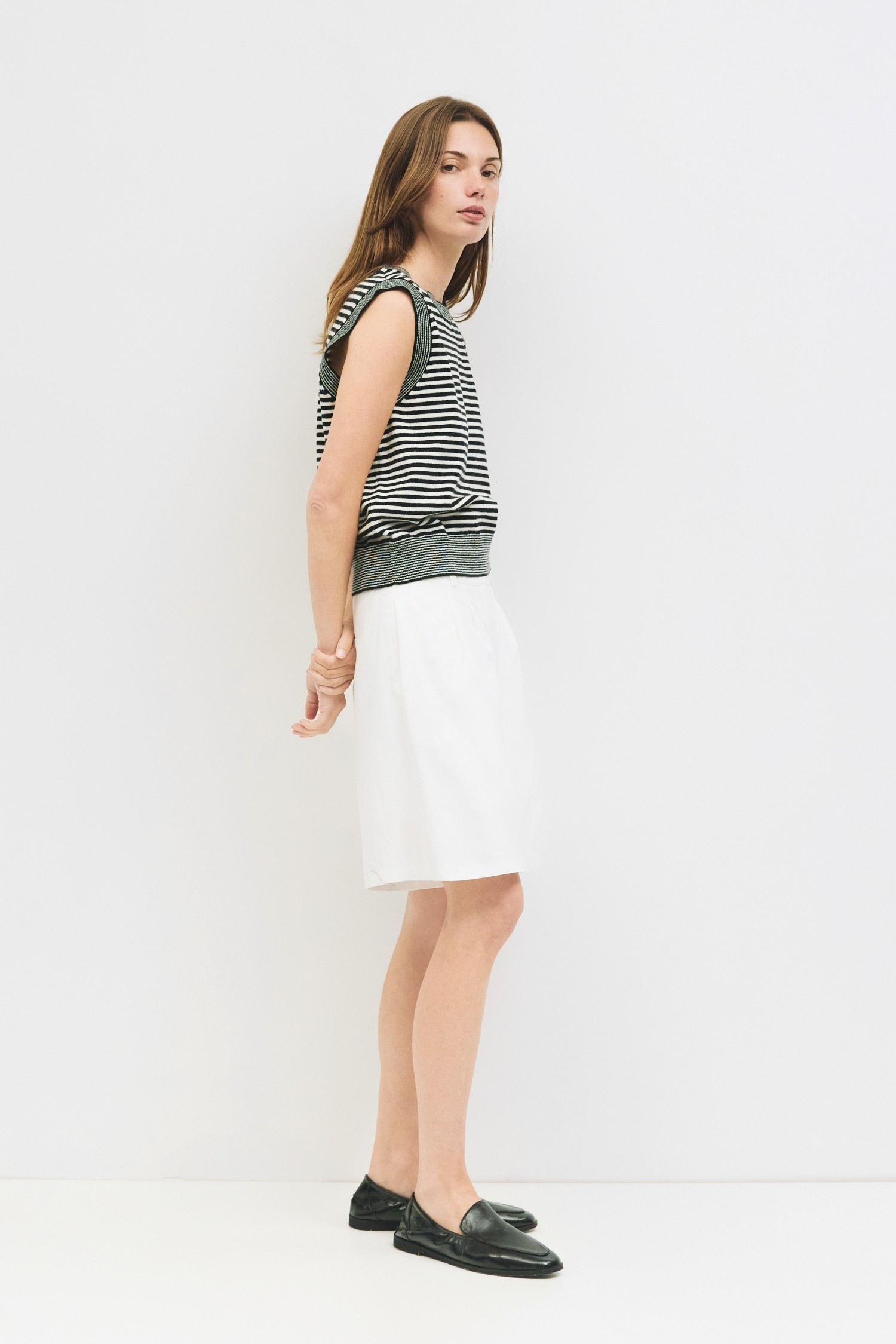 TAR0266-BLACK/WHITE