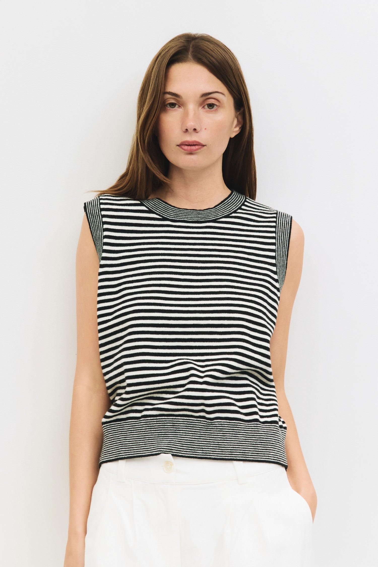 TAR0266-BLACK/WHITE
