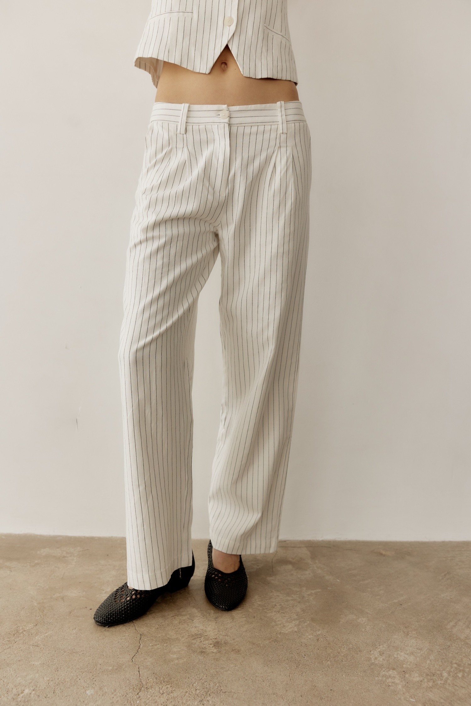PM1135.-WHITE