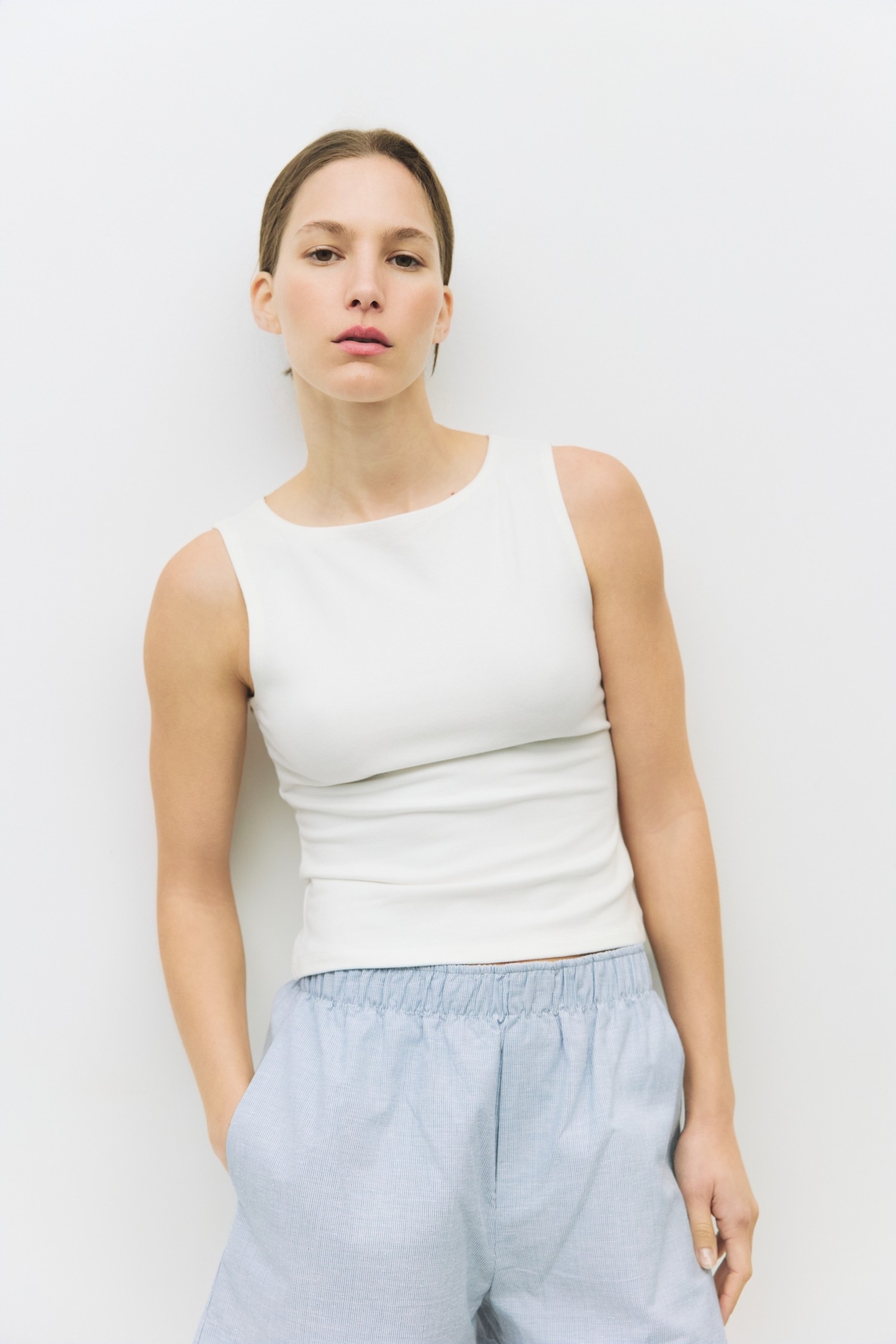 TM2057-WHITE