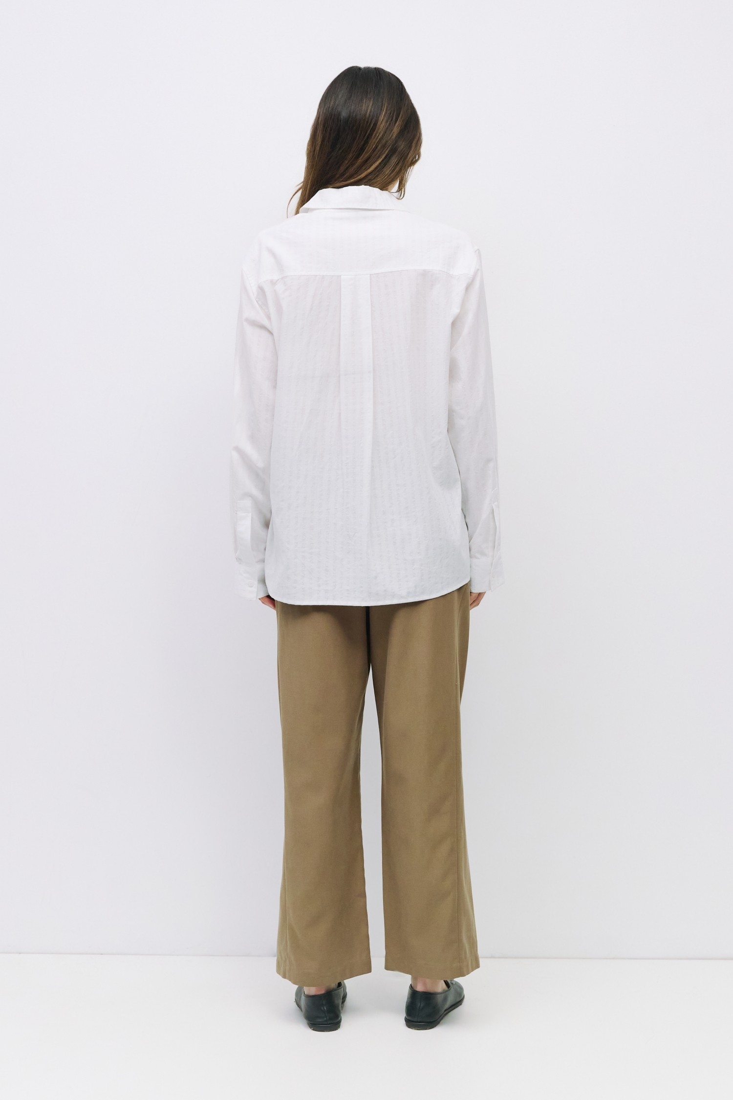 TM2105.-OFF WHITE