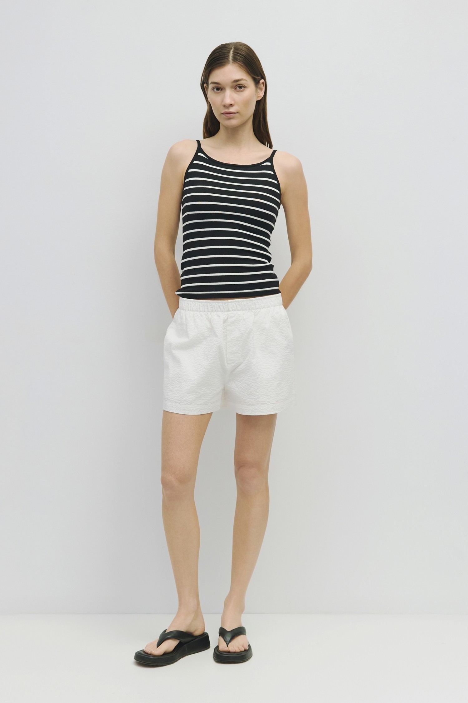 TM2129-BLACK-WHITE
