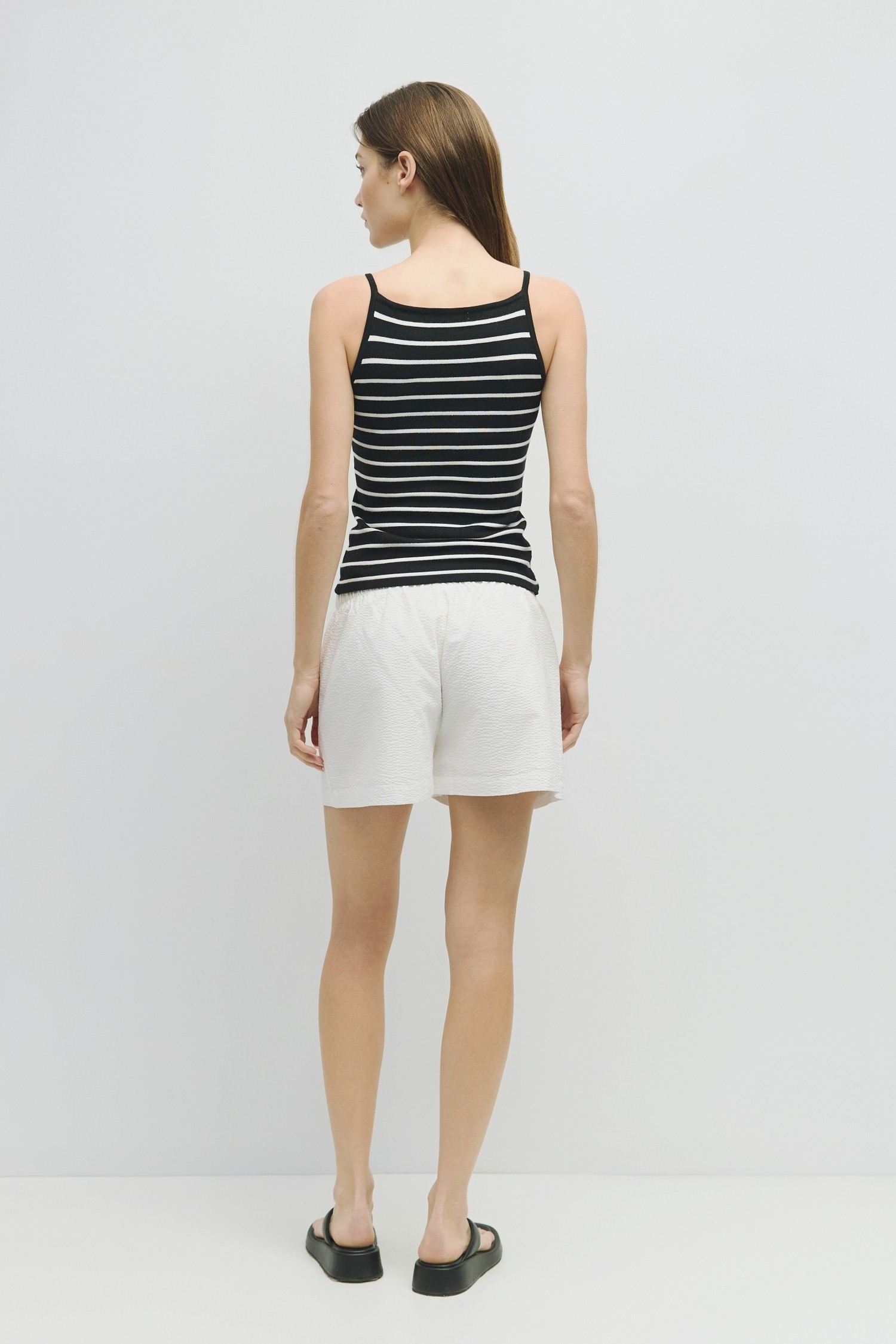 TM2129-BLACK-WHITE
