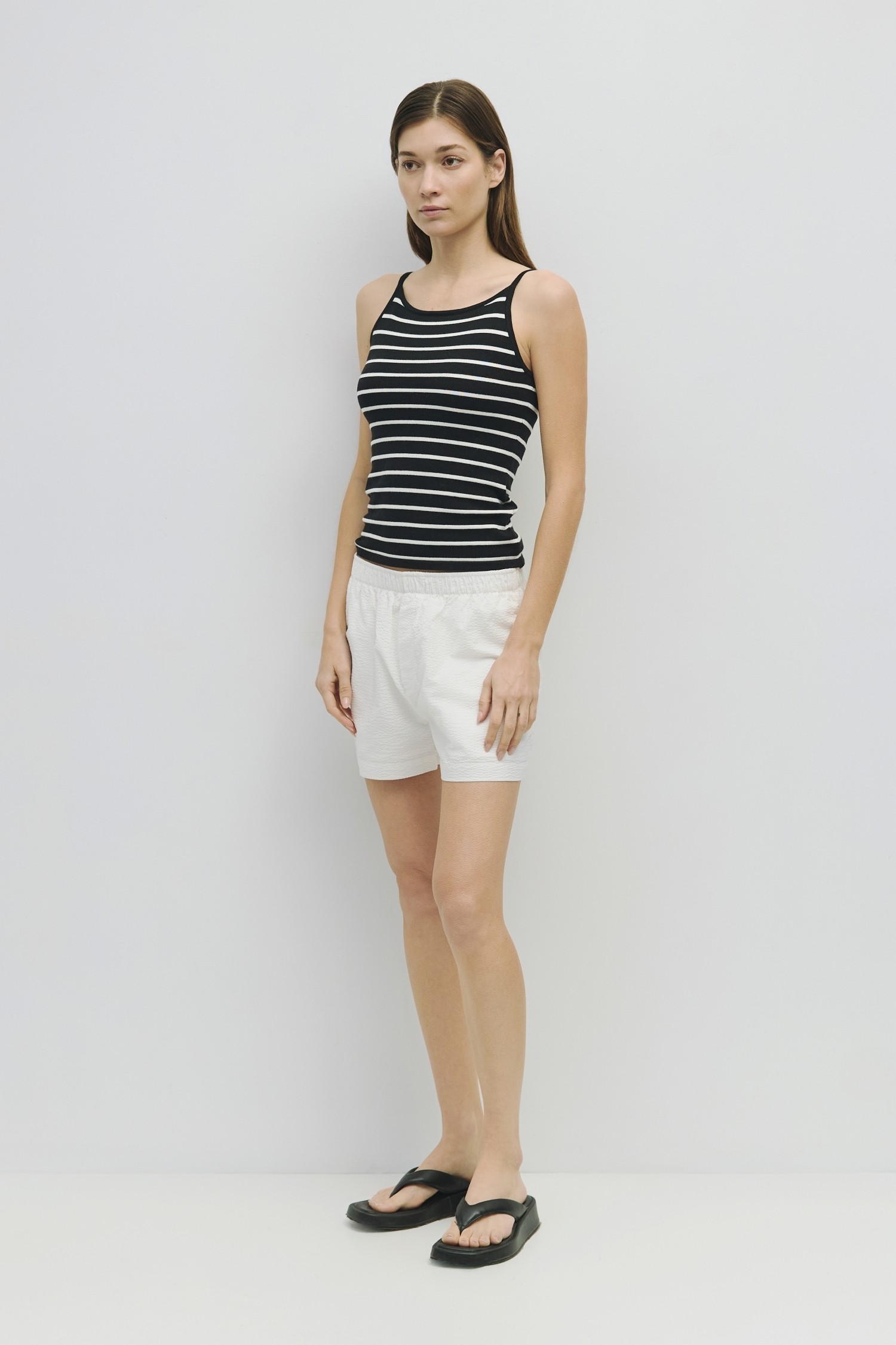 TM2129-BLACK-WHITE